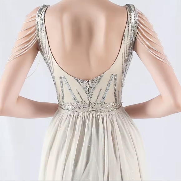 Elegant Silver Evening Gown - Picture 6 of 15